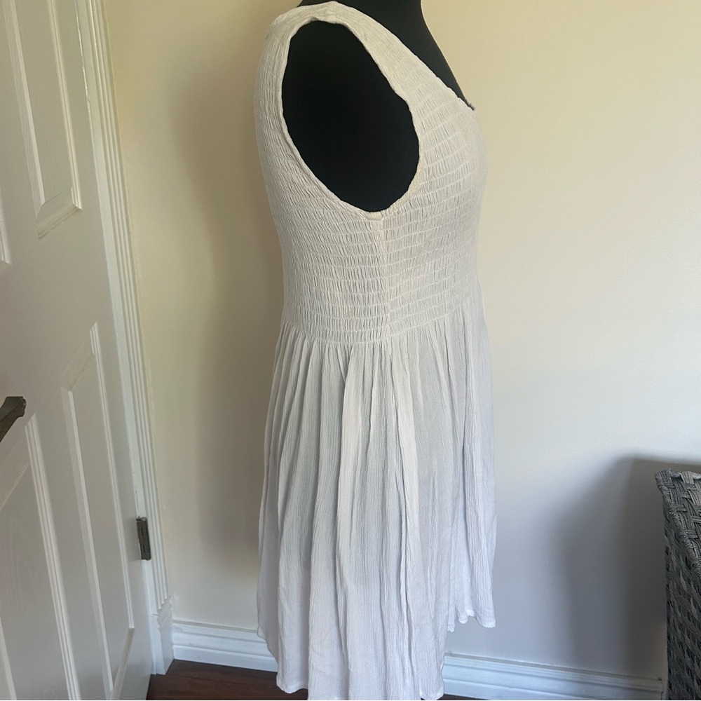 Vasna dress with smocked upper, light flowy pleats on lower half , Size S - Picture 4 of 7
